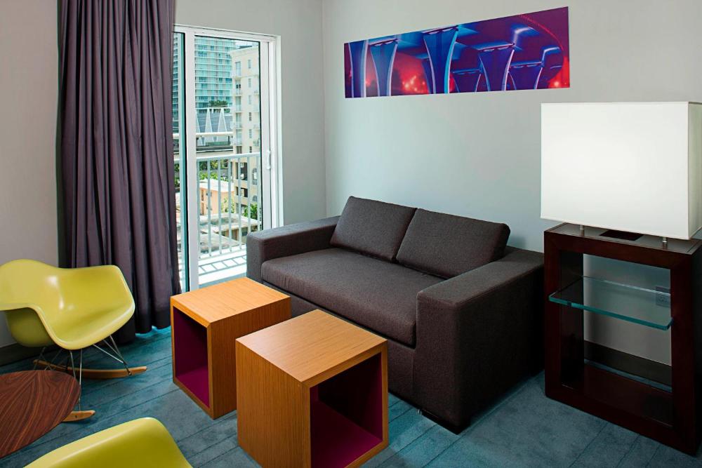 Savvy Suite, 1 King, Sofa bed, City view, High floor, Balcony interior